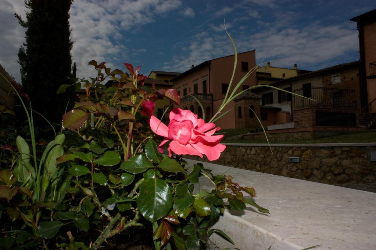 Borgo Di Gramugnana Aparthotel Usigliano Exterior foto